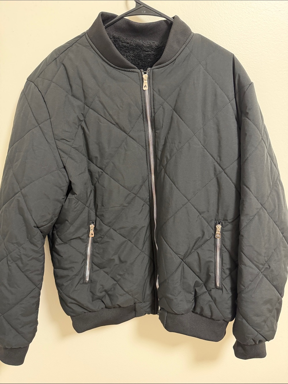 SHEIN Men’s Black Quilted Bomber Jacket
